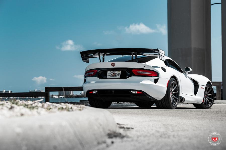  Dodge Viper ACR on Vossen Wheels (VPS-310) 2018 года  (фото 8 из 19)